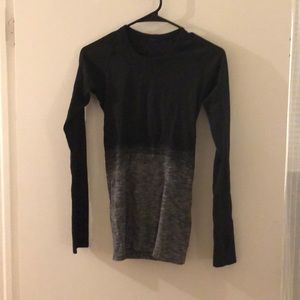 Black grey fade lululemon top